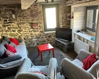 Chalet confortable à Ascou avec vue sur la montagne - Ax-Les-Thermes - Living room