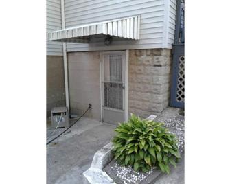 1 Bedroom Furnished Basement Apartment - Alton - Patio