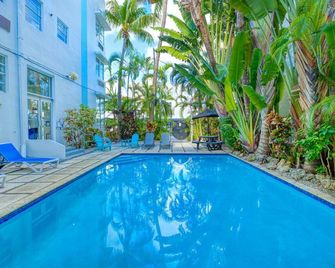 Beautiful 1 Bedroom Apartment With Pool In The Heart Of South Beach!!! - Miami Beach - Pool