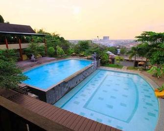 Villa Bukit Mas - Singkawang - Pool