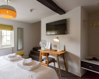 The Dolphin - Newbury - Bedroom