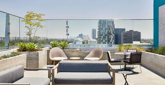 AC Hotel by Marriott Beverly Hills - Los Angeles - Balcony
