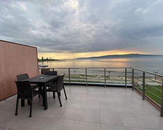 Astroia Butik Otel&bilim Kampi - Lapseki - Balcony