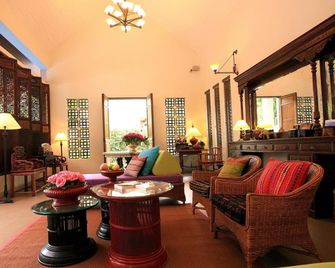 Baan Klang Wiang Hotel - Chiang Mai - Living room