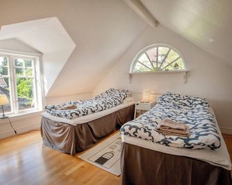 2 Bed House Sleeps 4 with Garden & Free Parking - Ronneby