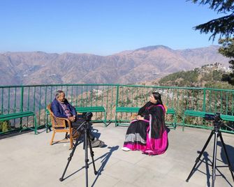 The Mountain Huts - Mussoorie - Balkon