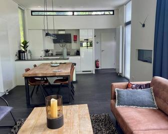 Chalet with 2 bedrooms and a terrace - Arnhem