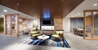 Fairfield Inn & Suites by Marriott Dayton North - Dayton - Living room