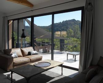 Modern villa with private swimming pool in the middle of the hills in Southern Drôme Provençale - Propiac - Sala de estar