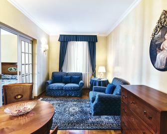 Ambassador Palace Hotel - Udine - Living room