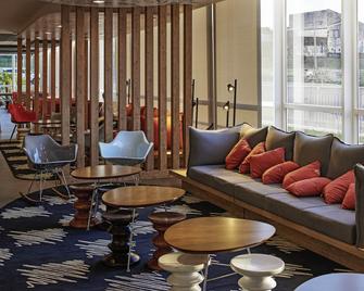 ibis Londrina Shopping - Londrina - Oturma odası