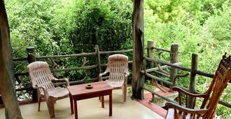 Hungry Lion Resort - Sigiriya - Patio