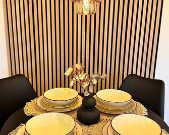 Flexhome Moderne Ferienwohnung - Lippstadt - Restaurante
