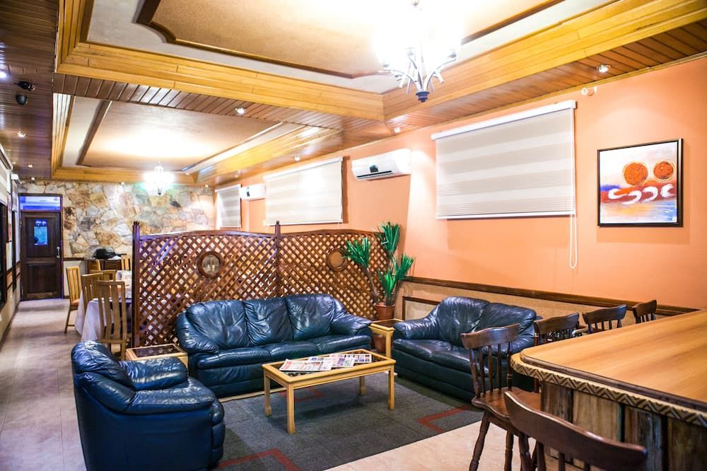 ماهوجاني لودج، كانتونمينتس - أكرا - ردهة