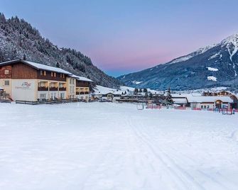 Apparthotel Alpenchalet - Neukirchen am Grossvenediger