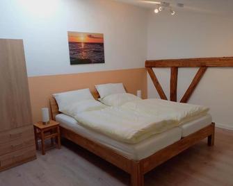 Neu! Ferienwohnung Junge 4 - Heide - Schlafzimmer
