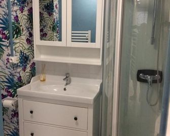 Le calme et la tranquilité à 15 minutes d'Avignon - Caumont-sur-Durance - Badkamer