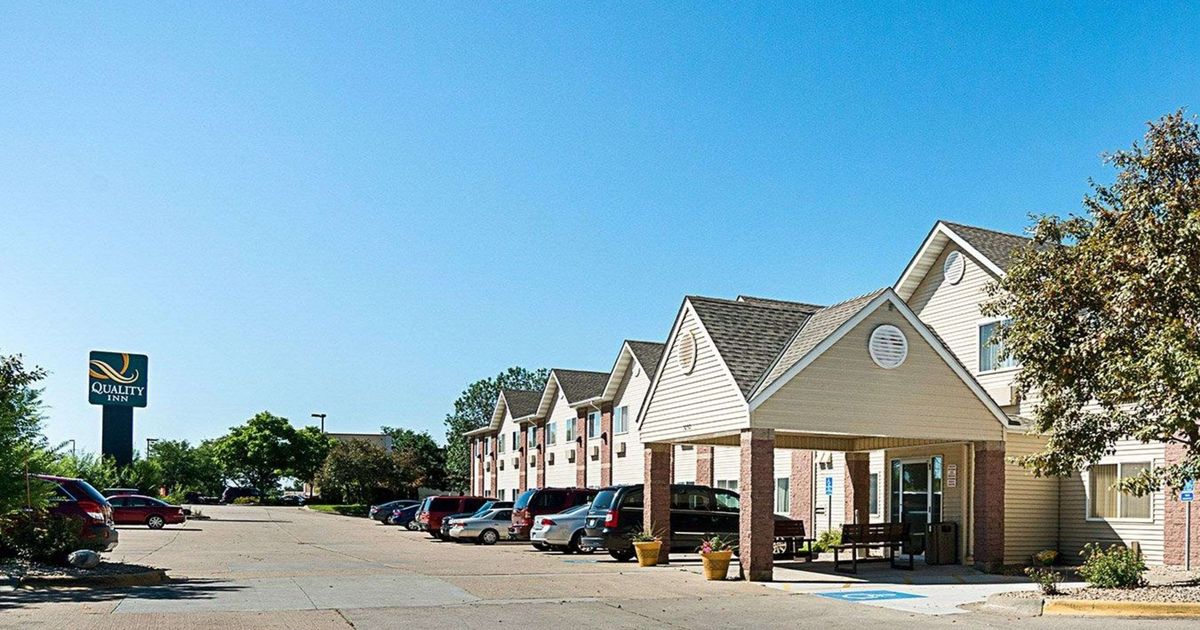 Quality Inn Northtown £40. Coon Rapids Hotel Deals & Reviews KAYAK
