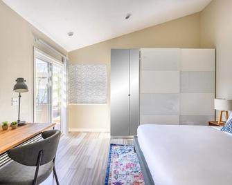 Wonderful Foster City 2BR w/ Pool & Balcony, nr Parks, by Blueground - Foster City - Bedroom