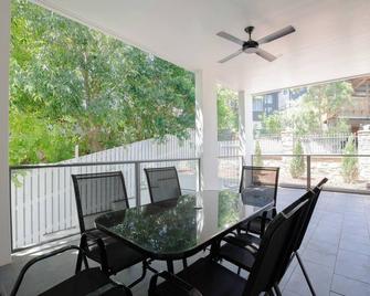 Warm Family Nest 5 Bedrooms - 그레이스빌 - 발코니