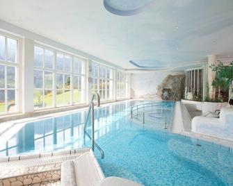 Alpenhotel Neuwirt - שלאדמינג - בריכה