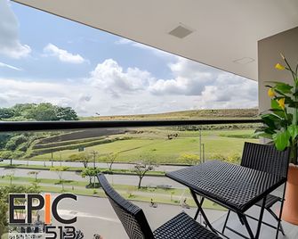 Epic Suite 513 Deluxe Aeropuerto 6P 2Hab - Pereira - Balcó