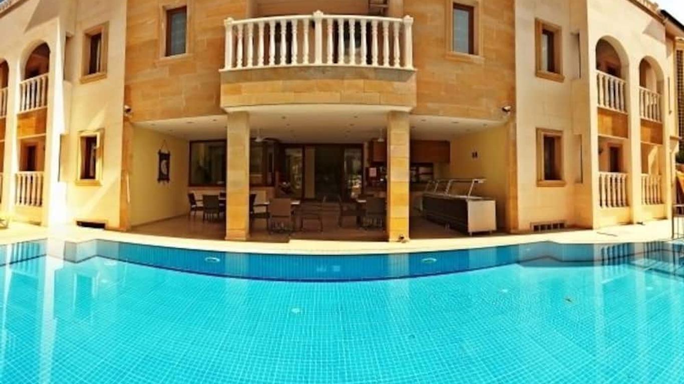 Dinara Hotel