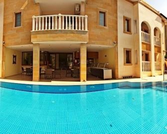 Dinara Apart Hotel - Kemer - Svømmebasseng