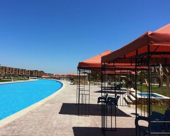 Palermo Superior ground chalet & private garden in Marina Wadi Degla Ain Sokhna! - Suez - Piscina