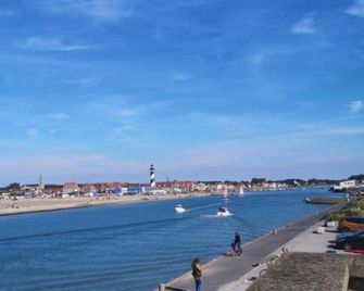 Aux flots d AuRa - Grand-Fort-Philippe