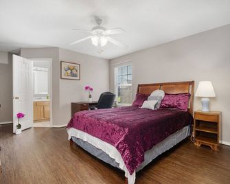 Delightful Duplex 2 beds 2 baths - Fort Smith - Bedroom