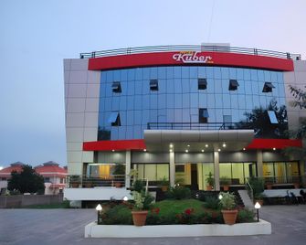 Hotel Kuber Inn - Shirdi - 建築