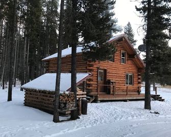Bear Creek Cabin - A Slice of Montana Solitude - Essex - Building
