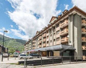 Era Puma By Seamount Rentals - Viella - Building