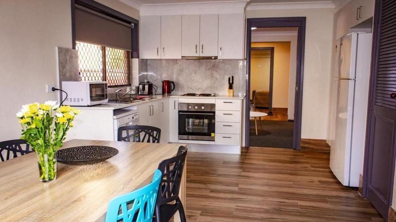 Liberty Plains Motor Inn