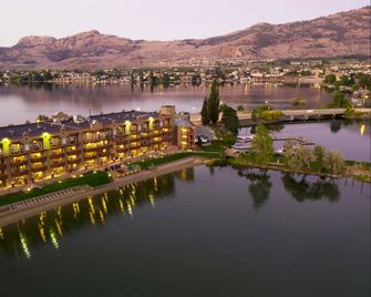 Holiday Inn & Suites Osoyoos By IHG - Osoyoos - Edificio
