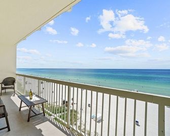 Beach Front 4th Floor, 2 Br/2ba W/Bunkroom! Free Beach Service, Sleeps 6+wifi - Panama City Beach - Balcón