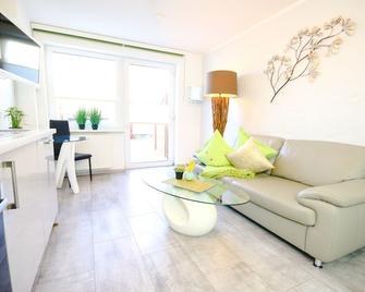 Hygge- relaxation by the sea. - Börgerende-Rethwisch - Living room
