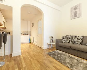 Central Exeter Apartment Kimberley Road - Exeter - Living room