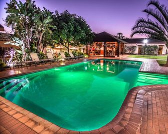 The George Hotel - Manzini - Piscina