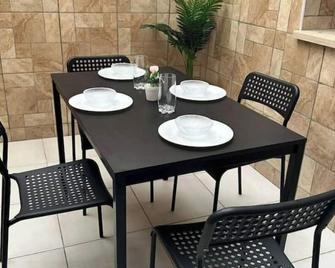 Familyconfort oujda - Oujda - Dining room