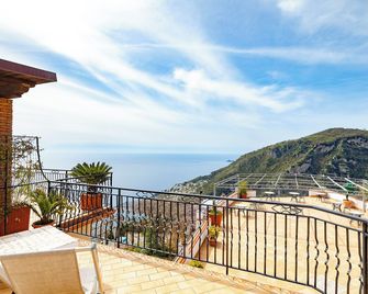 Le Marelle - Furore - Balkon