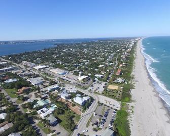 Ocean Villager Lovely Beachfront Property - Melbourne Beach - Beach