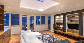 Ice House Suites and Condominiums - Telluride - Living room