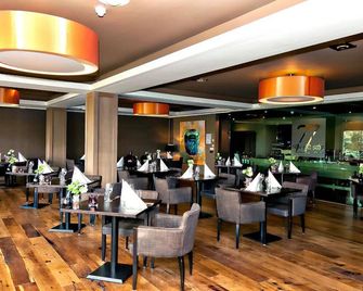 Experience Luxury and Calm at a Scenic Nature Retreat! Indoor Pool, Free Parking - Rijssen - Restaurant