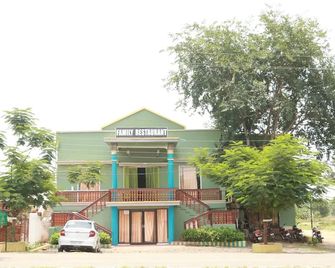 Istaqbal Hotel Mukki - Kanha - Building