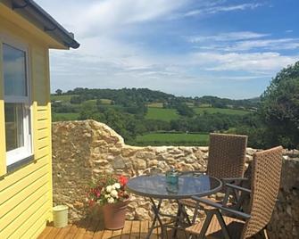 The Retreat - Bridport - Balcony
