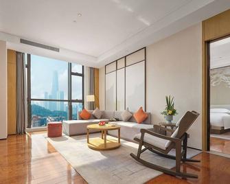 Dongcheng Internatonal Hotel - Free Shuttle Bus For Executive Rooms During The Canton Fair - Dongguan - Ruang tamu