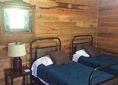 Cozy Cabin 11 - Sand Springs - Bedroom