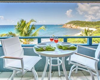Amazing ocean view condo walking distance to Bolongo beach. - Saint Thomas Island - Balkong